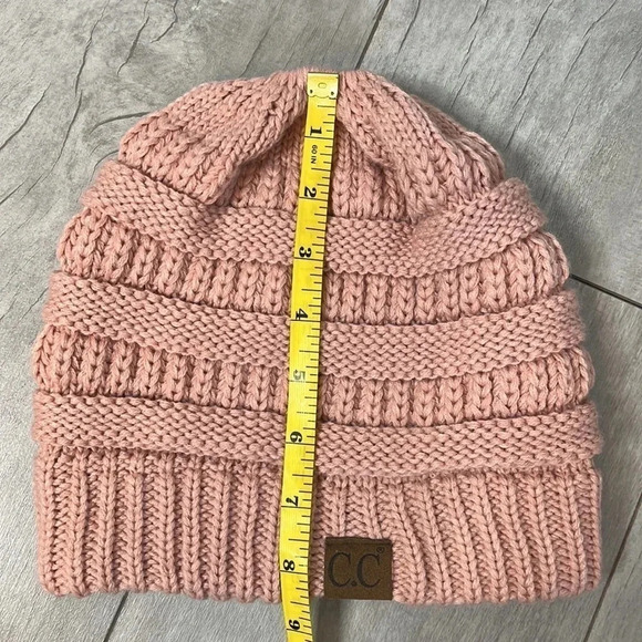 C.C EXCLUSIVES NWOT Women’s Peach Toque  Ponytail Hole Winter Hat - Picture 8 of 8